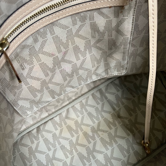 Michael Kors Logo Tote - Picture 11 of 15